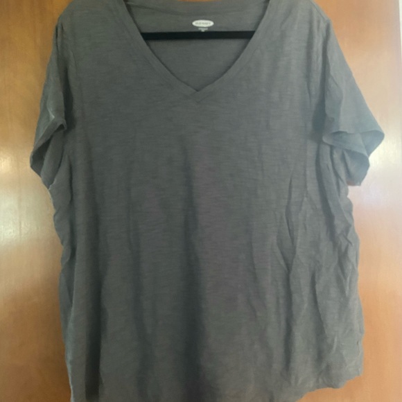 Women’s Dark Gray Old Navy V-Neck tee size xxl - Picture 1 of 3